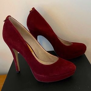 Michael Kors Suede York Pump in Bordeaux (worn ONCE) Size 7